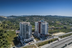 2024-07-11-lot-dronem-nad-hotelami-w-Golem-w-Albanii_840