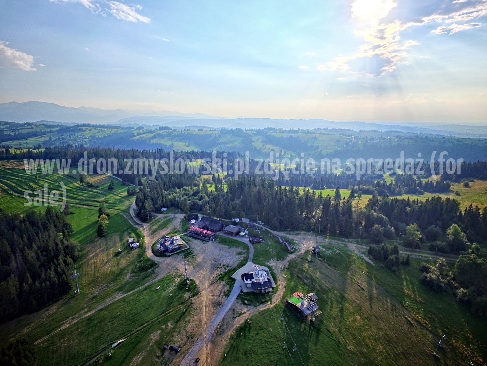 2018-08-09-lot-dronem-w-Bialce-Tatrzanskiej-na-szczycie-Kotelnica_009_HDR