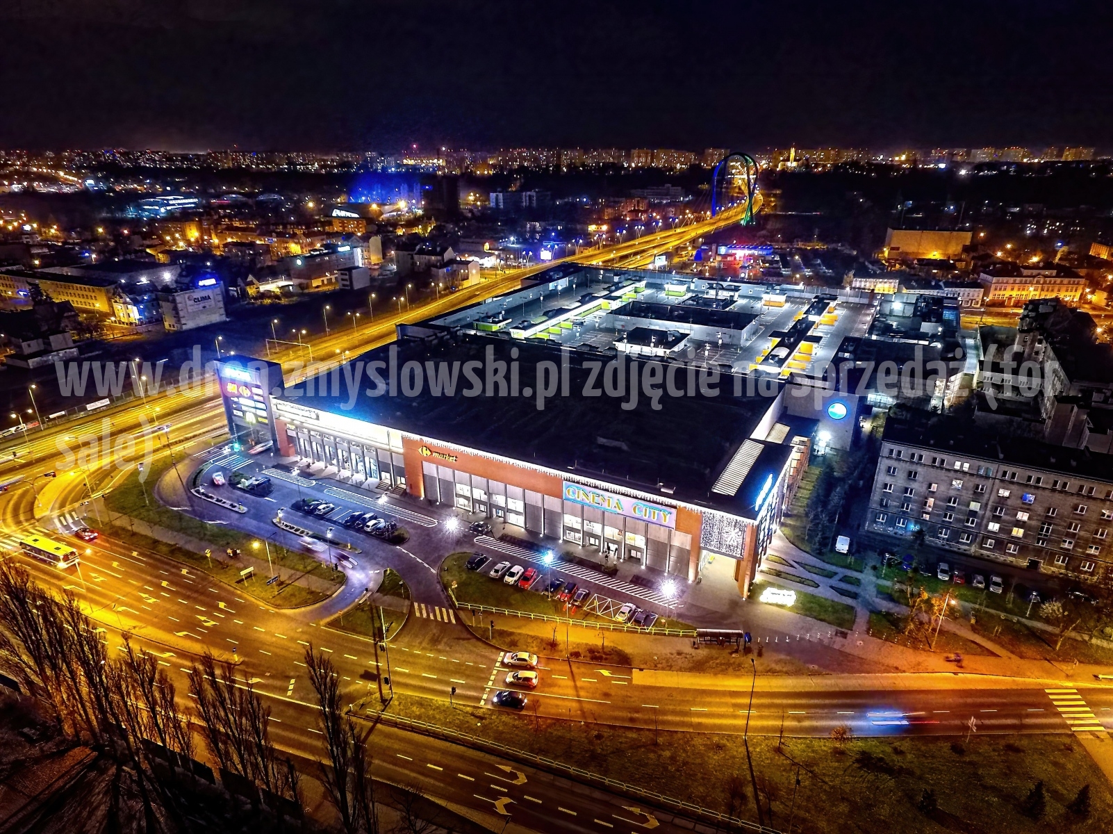 2018-01-06-nocny-lot-dronem-w-Bydgoszczy-przy-galerii-Focus-Park_010_HDR_wyprostowany_horyzont-DeNoiseAI-standard-SharpenAI-Motion