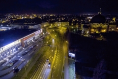 2018-01-06-nocny-lot-dronem-w-Bydgoszczy-przy-galerii-Focus-Park_026_wyprostowany_horyzont-DeNoiseAI-standard-SharpenAI-Motion