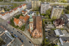 2024-04-06-lot-dronem-nad-kosciolem-Sw-Trojcy-w-Bydgoszczy_534-topaz-sharpen