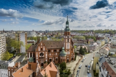 2024-04-06-lot-dronem-nad-kosciolem-Sw-Trojcy-w-Bydgoszczy_572-topaz-sharpen