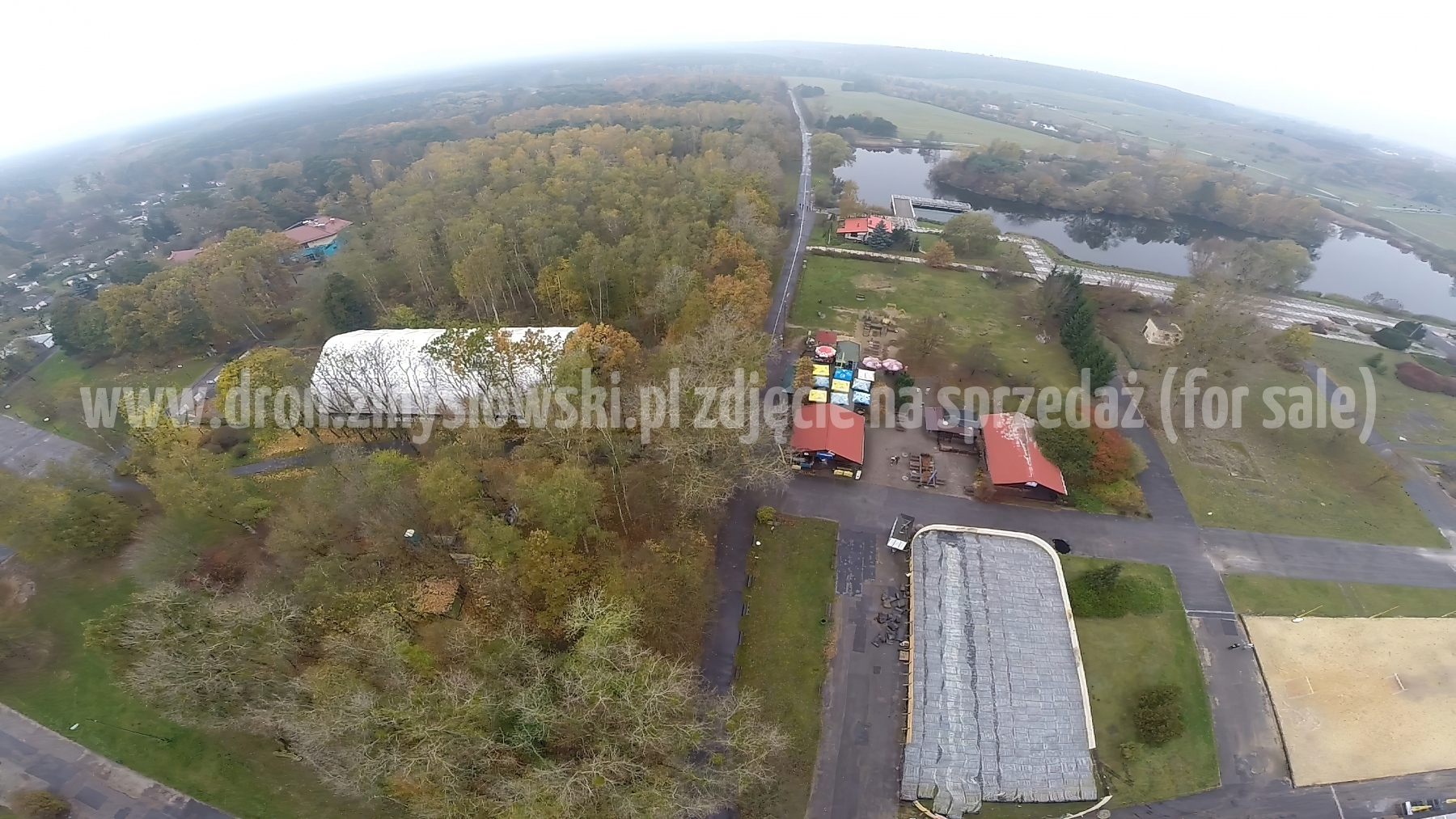 2014-11-01-dron-w-Myslecinku-004-gigapixel-standard-width-3840px-SharpenAI-Motion