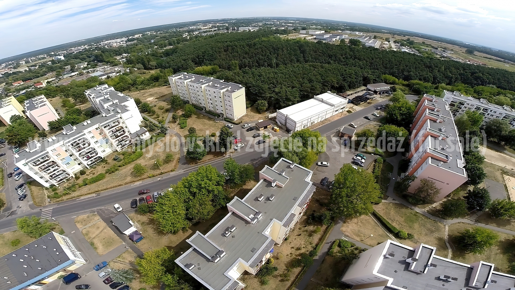 2014-08-01-dron-na-Sandomierskiej-002-gigapixel-standard-width-3840px-SharpenAI-Motion