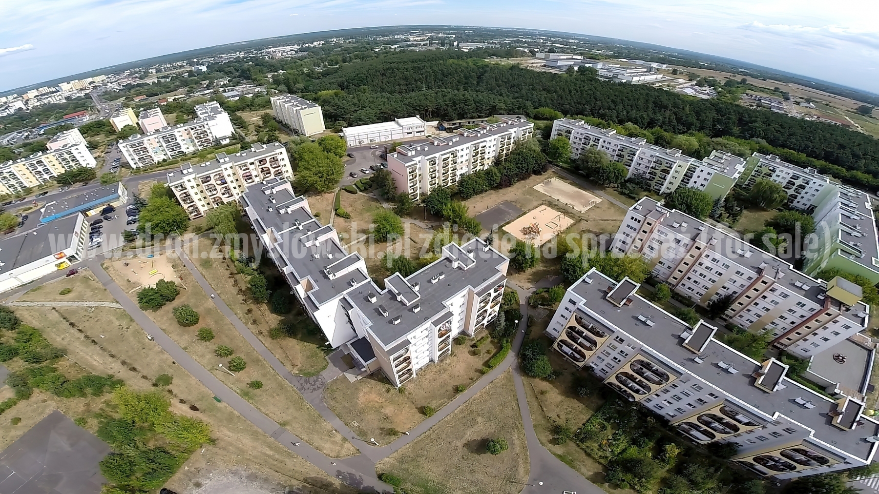 2014-08-01-dron-na-Sandomierskiej-004-gigapixel-standard-width-3840px-SharpenAI-Focus
