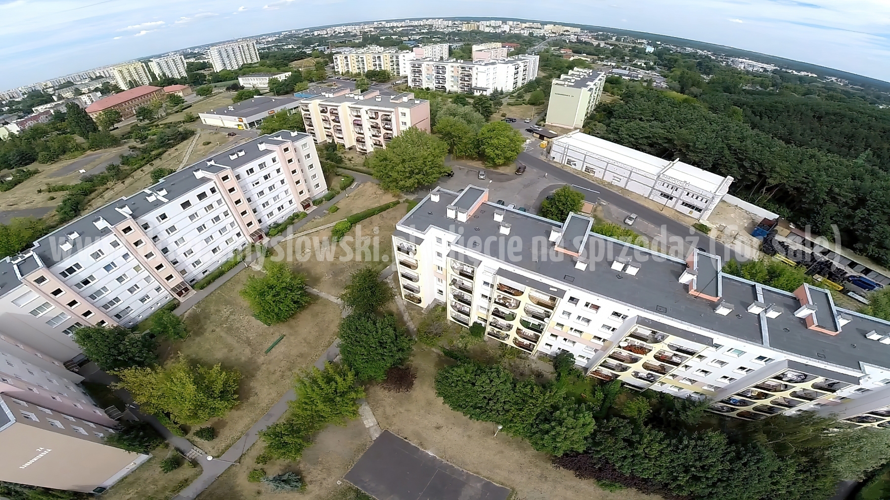 2014-08-01-dron-na-Sandomierskiej-013-gigapixel-standard-width-3840px-SharpenAI-Motion