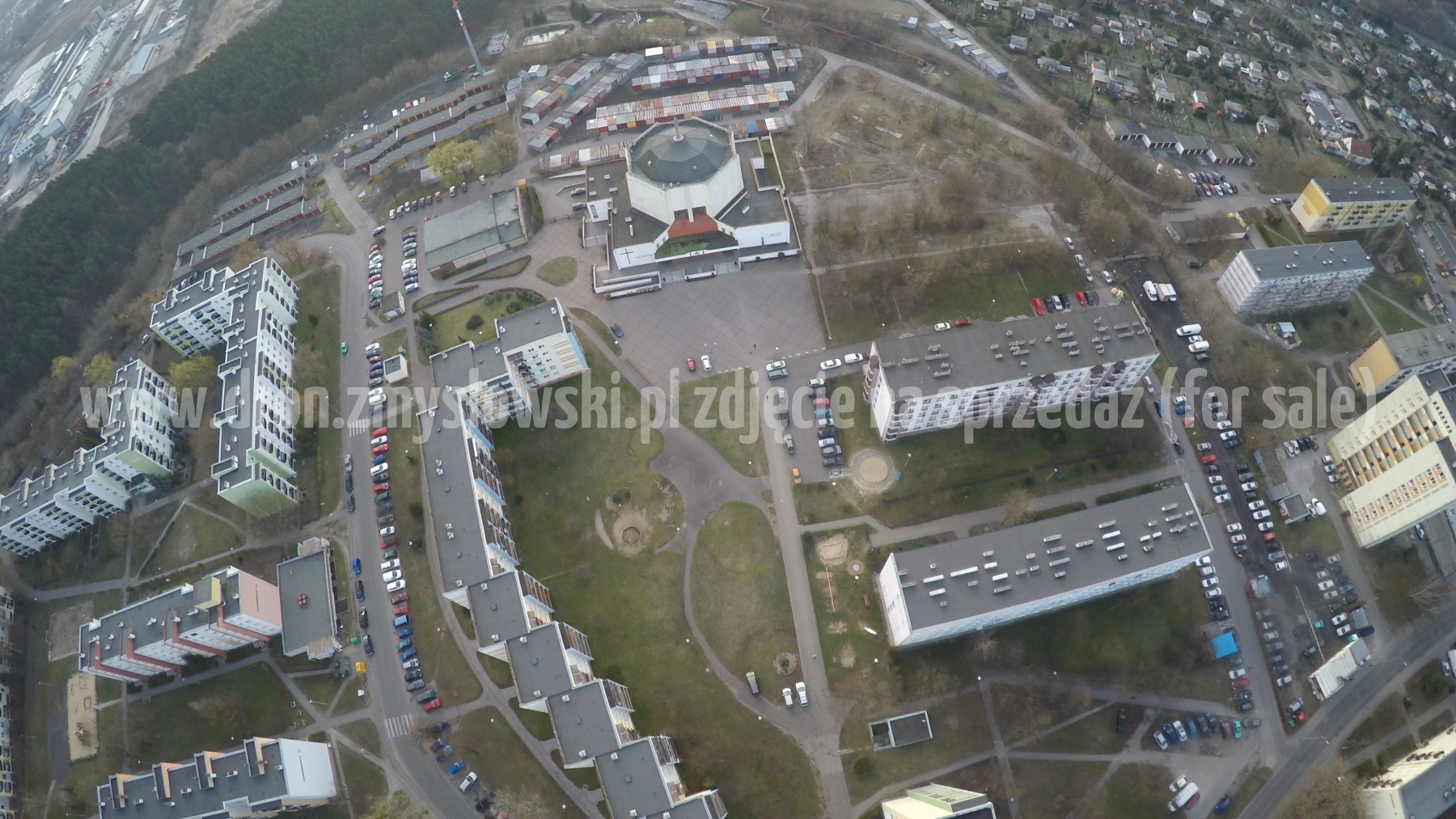 2016-04-03-lot-dronem-na-Sandomierskiej-przy-kosciele-w-Bydgoszczy-038