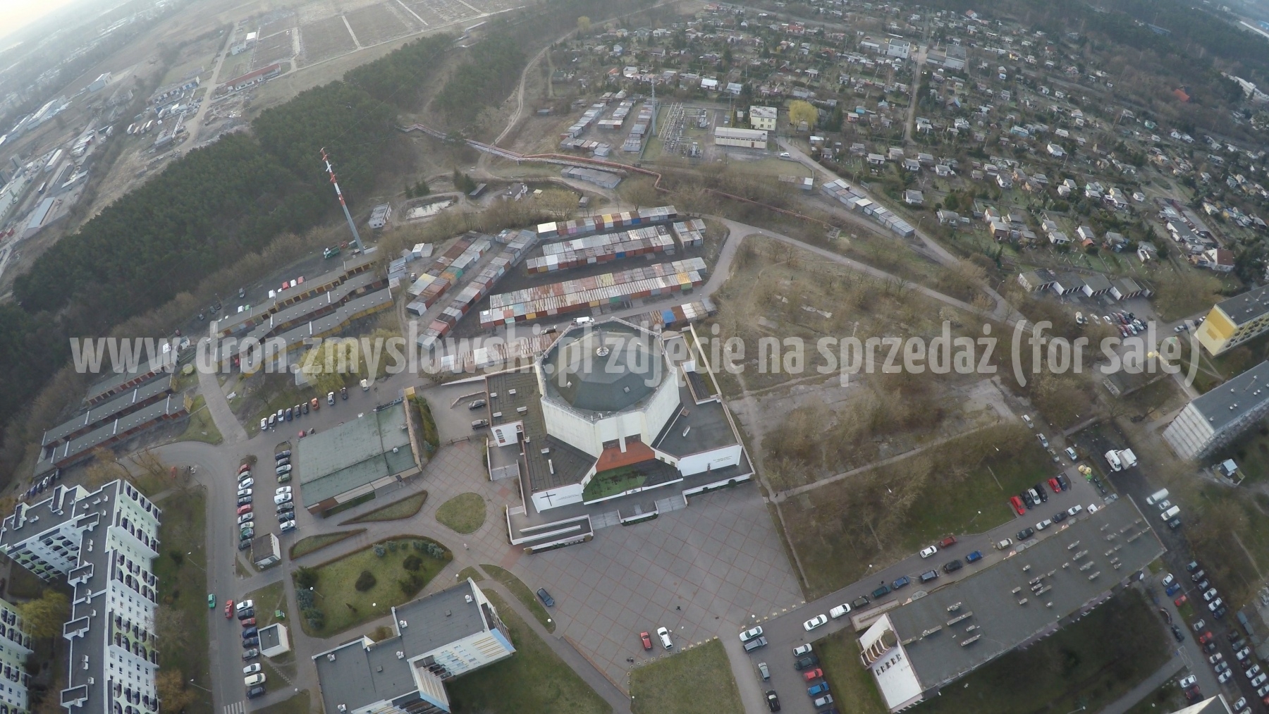 2016-04-03-lot-dronem-na-Sandomierskiej-przy-kosciele-w-Bydgoszczy-039
