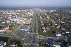 2017-11-04-lot-dronem-w-Bydgoszczy-na-ul-Szulczynskiej-2-nad-sklepem-Biedronka_094_wyprostowany_horyzont