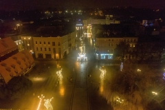 2022-01-01-nocny-lot-dronem-na-Starym-Rynku-Mostowej-w-Bydgoszczy-026-DeNoiseAI-low-light-SharpenAI-Softness