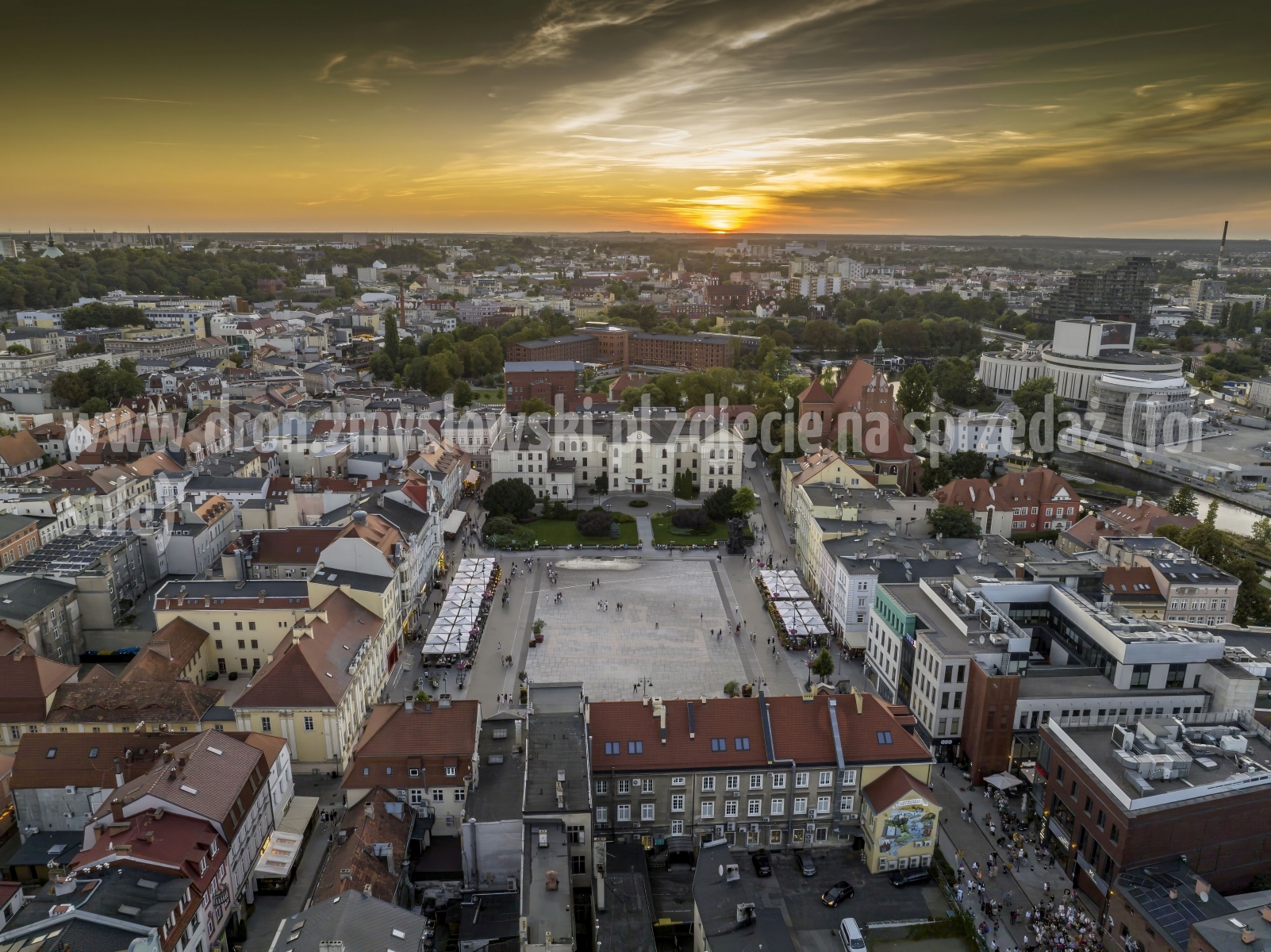 2025-08-16-lot-dronem-na-slubie-w-Bydgoszczy_420-topaz-denoise-sharpen 2025-08-16-lot-dronem-na-slubie-w-Bydgoszczy_420-topaz-denoise-sharpen