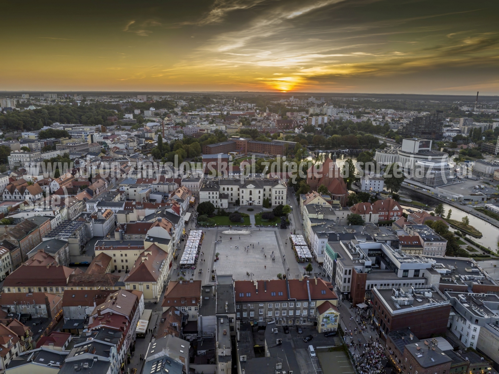 2025-08-16-lot-dronem-na-slubie-w-Bydgoszczy_426-topaz-denoise-sharpen 2025-08-16-lot-dronem-na-slubie-w-Bydgoszczy_426-topaz-denoise-sharpen