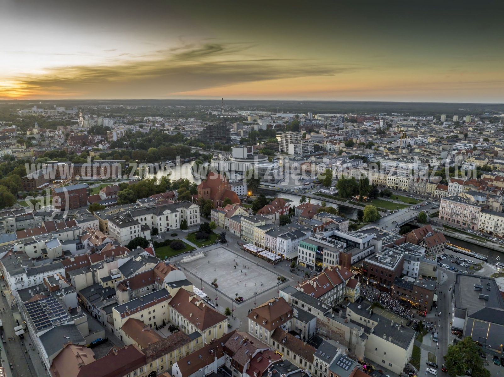 2025-08-16-lot-dronem-na-slubie-w-Bydgoszczy_454-topaz-denoise-sharpen 2025-08-16-lot-dronem-na-slubie-w-Bydgoszczy_454-topaz-denoise-sharpen