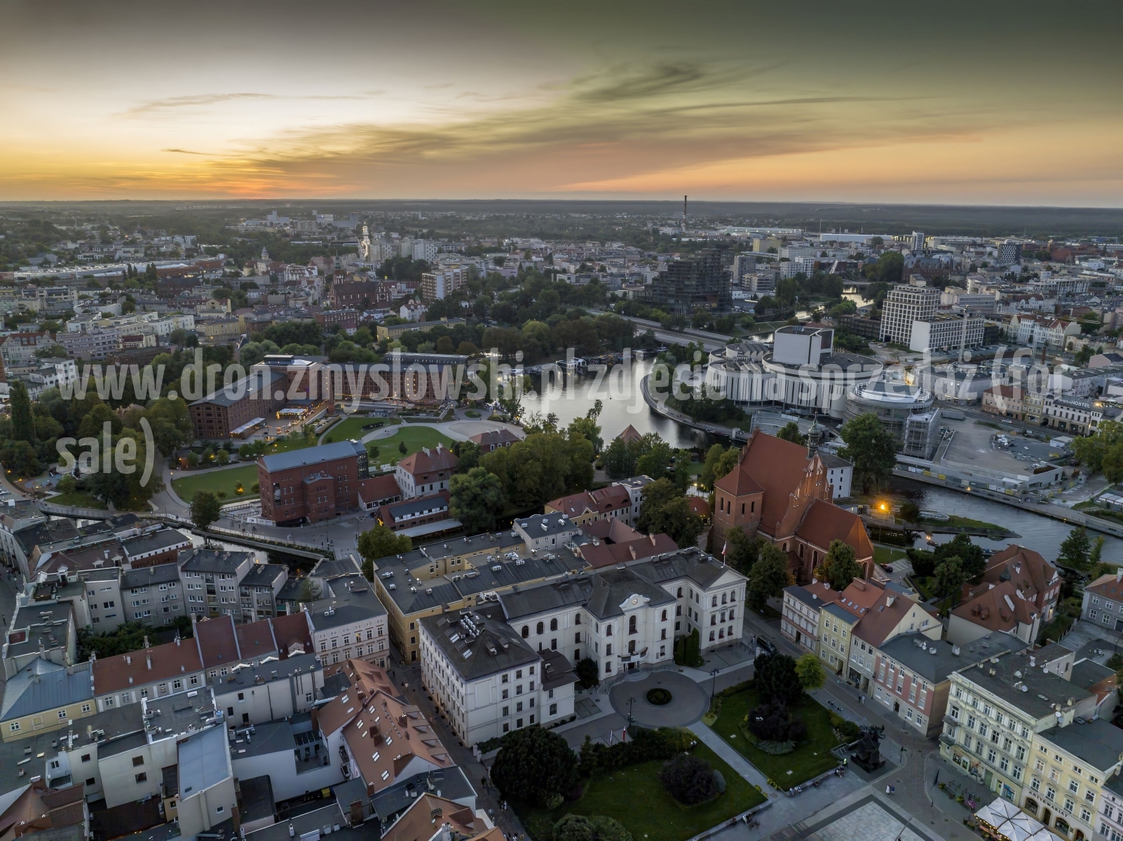 2025-08-16-lot-dronem-na-slubie-w-Bydgoszczy_489-topaz-denoise-sharpen 2025-08-16-lot-dronem-na-slubie-w-Bydgoszczy_489-topaz-denoise-sharpen