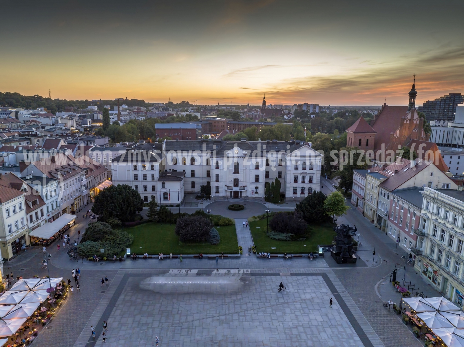 2025-08-16-lot-dronem-na-slubie-w-Bydgoszczy_504-topaz-denoise-sharpen 2025-08-16-lot-dronem-na-slubie-w-Bydgoszczy_504-topaz-denoise-sharpen