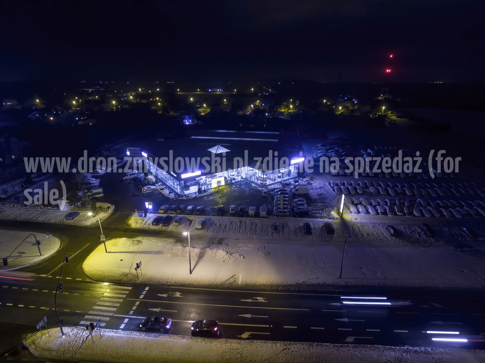 2018-01-17-nocny-lot-dronem-w-Bydgoszczy-na-ul.-Armii-Krajowej-030-DeNoiseAI-standard-SharpenAI-Standard