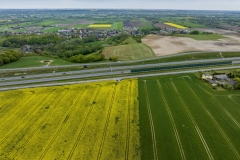 2024-04-28-lot-dronem-w-Grucznie-nad-polem-rzepaku-i-sesja-zdjeciowa-z-udzialem-naszego-nowego-auta_895