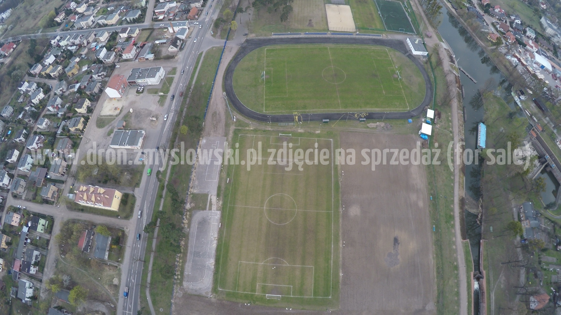 2016-04-12-lot-dronem-nad-stadionem-Gwiazdy-Bydgoszcz-018