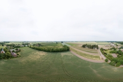 2019-06-16-lot-dronem-nad-kosciolem-w-Klobii_panorama