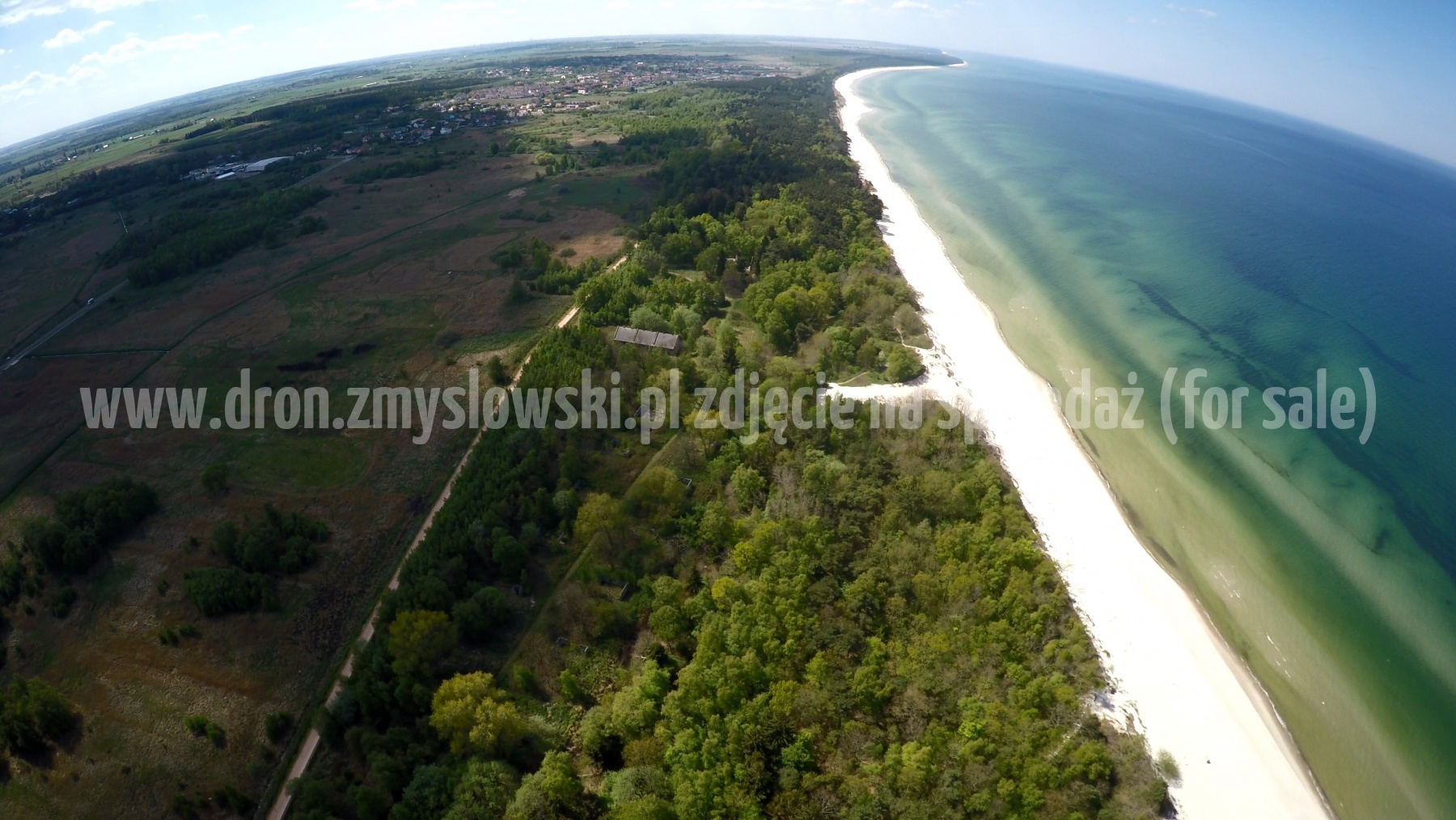 2016-05-10-lot-dronem-w-Kolobrzegu-nad-hotel-tuz-nad-brzegiem-morza-001_021