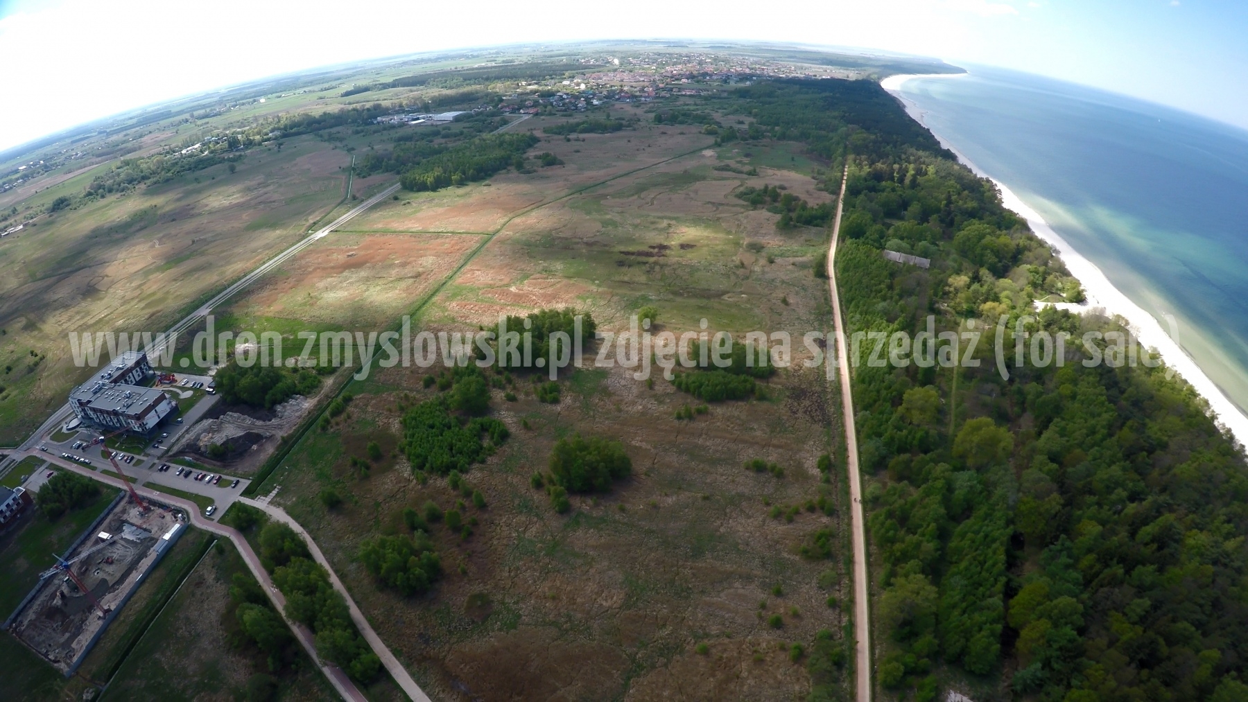 2016-05-10-lot-dronem-w-Kolobrzegu-nad-hotel-tuz-nad-brzegiem-morza-001_037