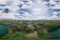 2019-07-14-lot-dronem-w-Legowie-nad-zamkiem-Joannitow-miedzy-jeziorem-Lagowskim-a-Ciecza_panorama_002
