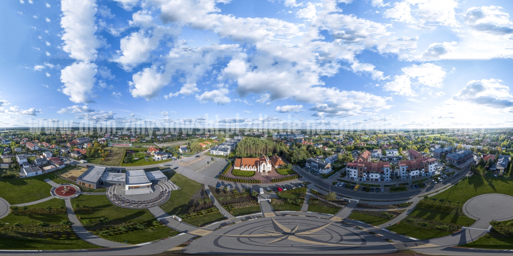 2022-10-05-lot-dronem-na-slubie-w-Niemczu-i-Osielsku_panorama_001