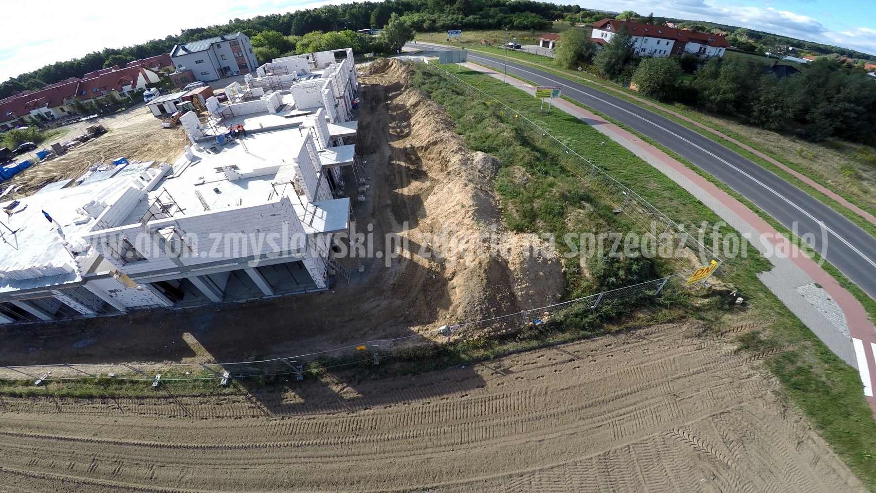 2015-09-18-dron-na-ulicy-Elizy-Orzeszkowej-w-Niemczu-budowa-Arkadia-3-009