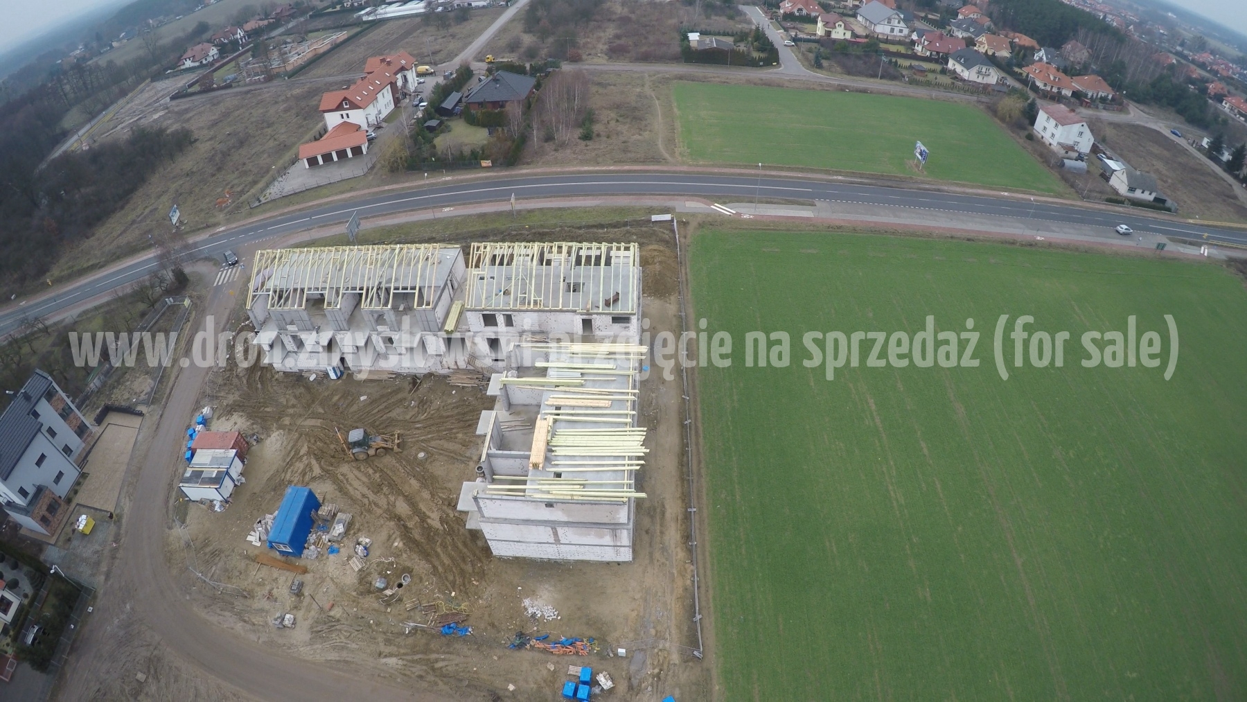 2016-02-06-budowa-Arkadii-3-w-Niemczu-z-drona-szkielet-dachu-002