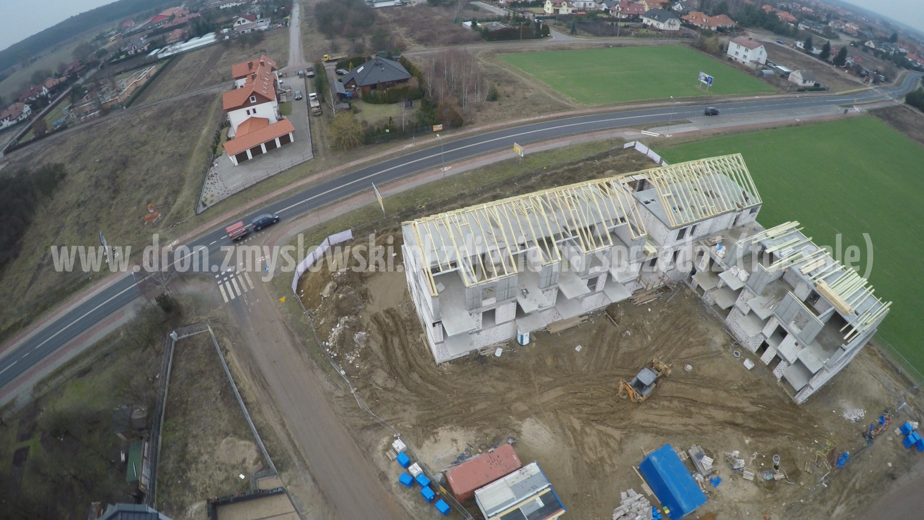 2016-02-06-budowa-Arkadii-3-w-Niemczu-z-drona-szkielet-dachu-008