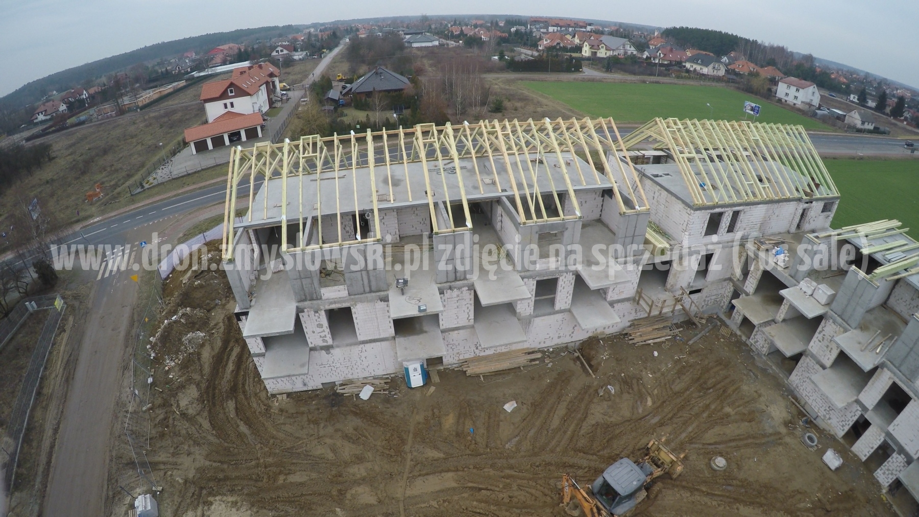 2016-02-06-budowa-Arkadii-3-w-Niemczu-z-drona-szkielet-dachu-015