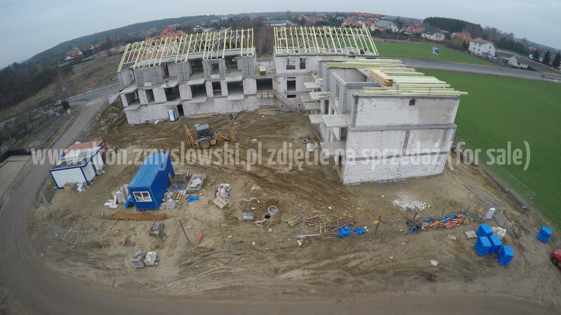 2016-02-06-budowa-Arkadii-3-w-Niemczu-z-drona-szkielet-dachu-043