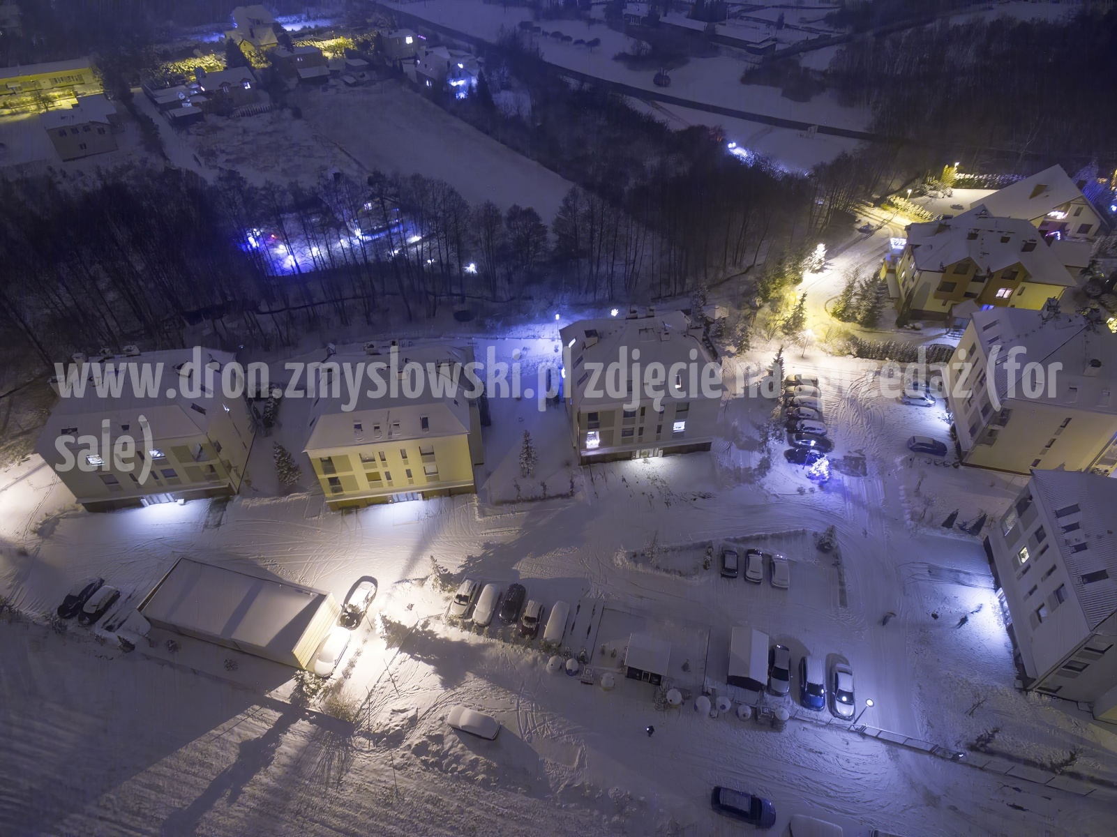 2018-01-16-nocny-lot-dronem-w-Niemczu-na-ul-Elizy-Orzeszkowej-078-DeNoiseAI-standard-SharpenAI-Standard