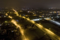 2018-12-14-nocny-lot-dronem-w-Niemczu-przy-ul-Elizy-Orzeszkowej-w-Arkadii-2_037-DeNoiseAI-standard-SharpenAI-Standard