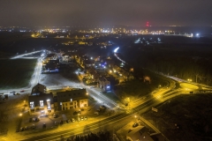 2018-12-14-nocny-lot-dronem-w-Niemczu-przy-ul-Elizy-Orzeszkowej-w-Arkadii-2_044-DeNoiseAI-standard-SharpenAI-Motion