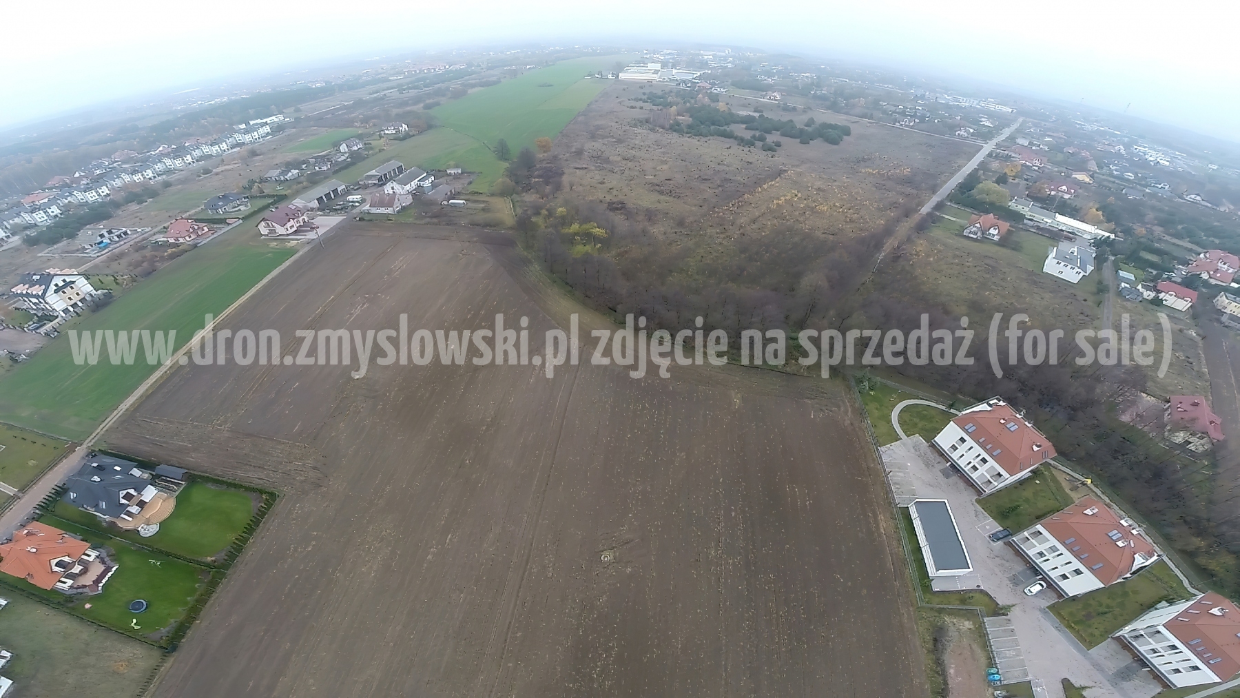 2014-11-13-lot-dronem-nad-Niemczem-nad-ul-Elizy-Orzeszkowej-006-gigapixel-standard-width-3840px-SharpenAI-Motion