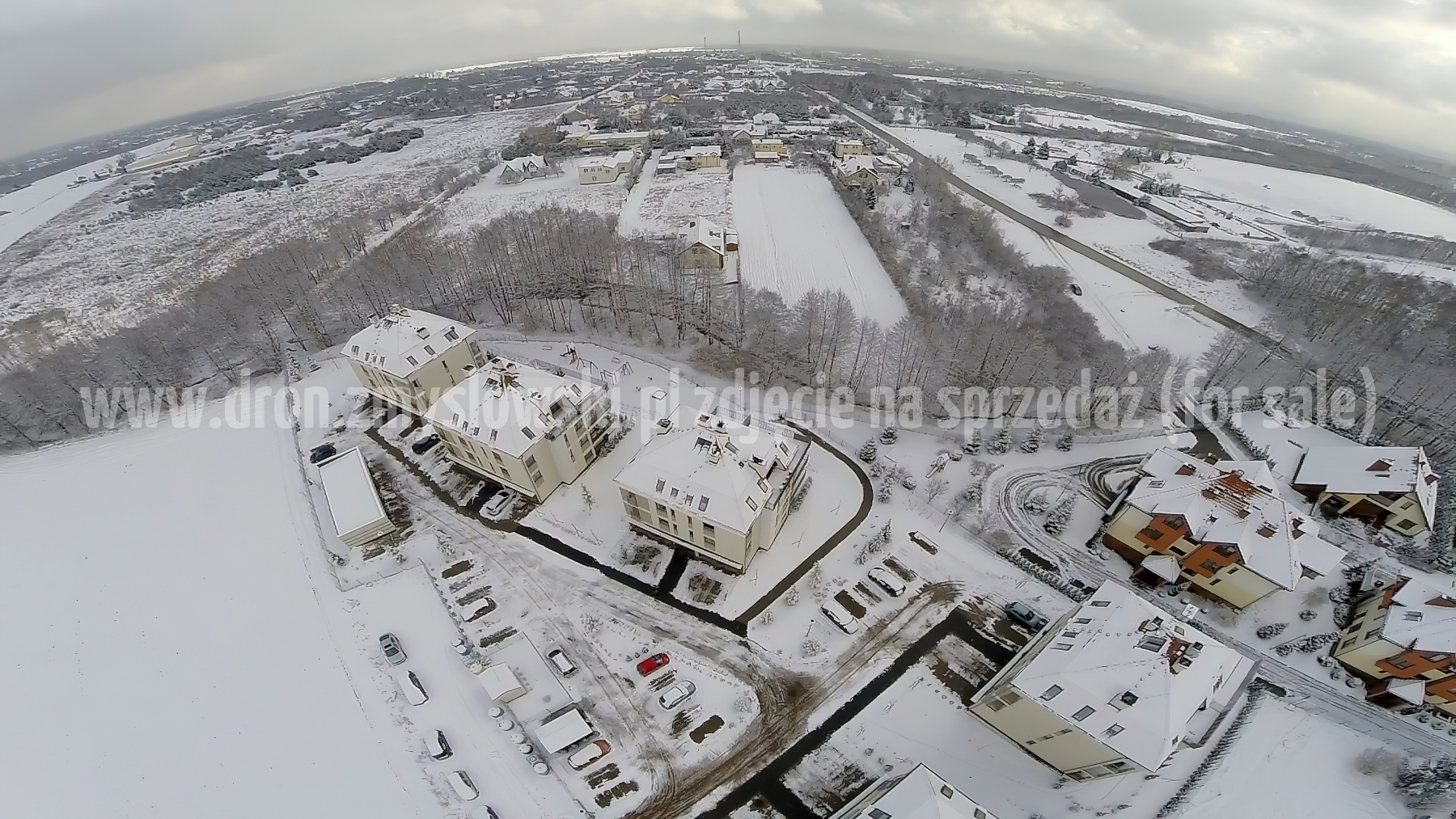 2015-02-04-dron-w-Niemczu-na-ul-Elizy-Orzeszkowej-zima-011-gigapixel-standard-width-3840px-SharpenAI-Motion