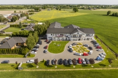 2023-05-28-lot-dronem-w-Niewiescinie-nad-sala-weselna-w-Biala-Perla_422
