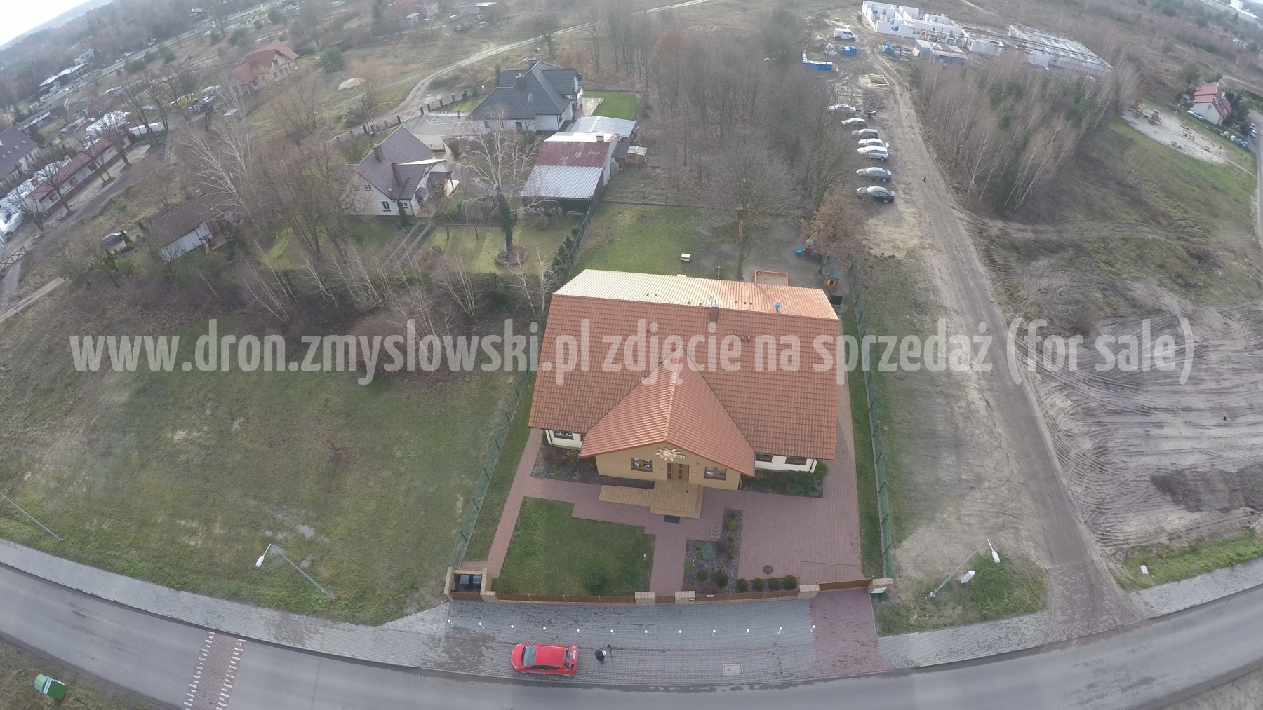 2015-12-05-lot-dronem-przy-Chatce-Puchatka-w-Osielsku-003