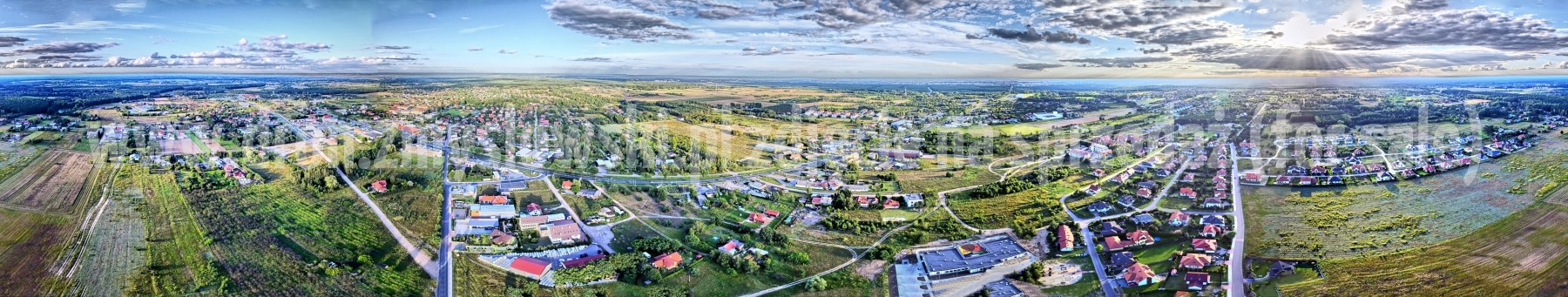2016-08-14-lot-dronem-w-Osielsku-ul-Baltycka-przedszkole-Chatka-Puchatka_005_009_HDR_panorama_obrobione