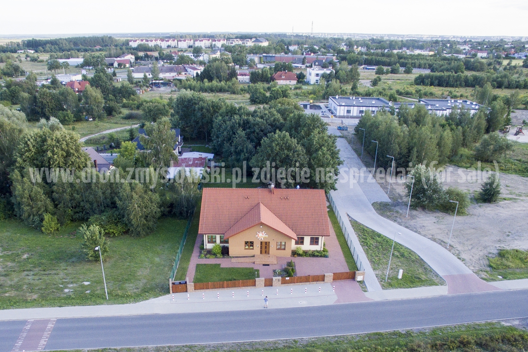 2016-08-14-lot-dronem-w-Osielsku-ul-Baltycka-przedszkole-Chatka-Puchatka_048
