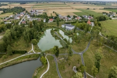 2023-07-22-lot-dronem-na-slubie-w-Palacu-Suchary_377-topaz-denoise-sharpen