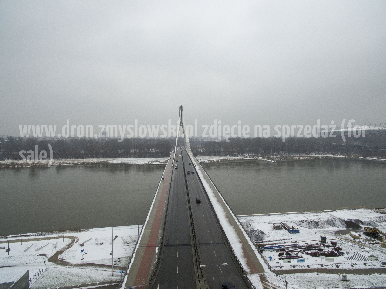 2018-02-16-lot-dronem-w-Warszawie-przy-Centrum-Nauki-Kopernik-i-Stadionie-Narodowym-0002_wyprostowany_horyzont
