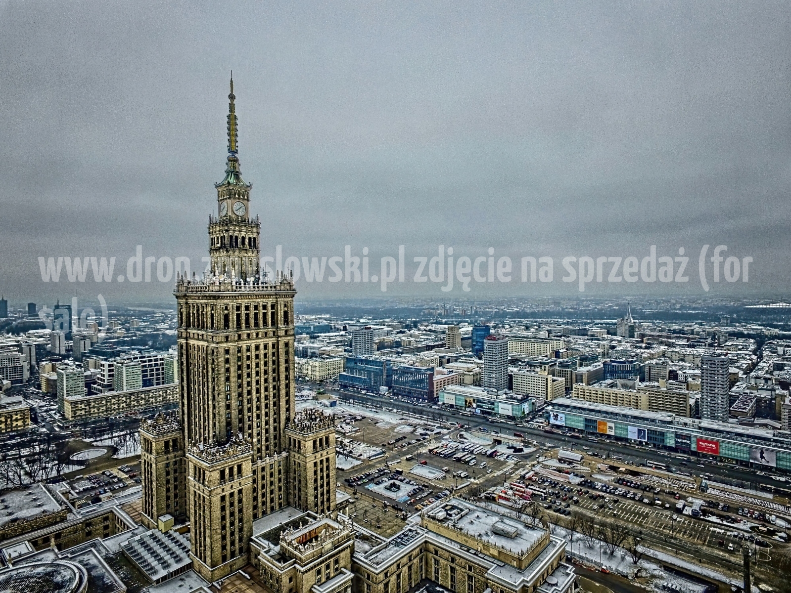 2018-02-15-lot-dronem-w-Warszawie-przy-Palacu-Kultury-i-Nauki-025_HDR-DeNoiseAI-standard-SharpenAI-Motion