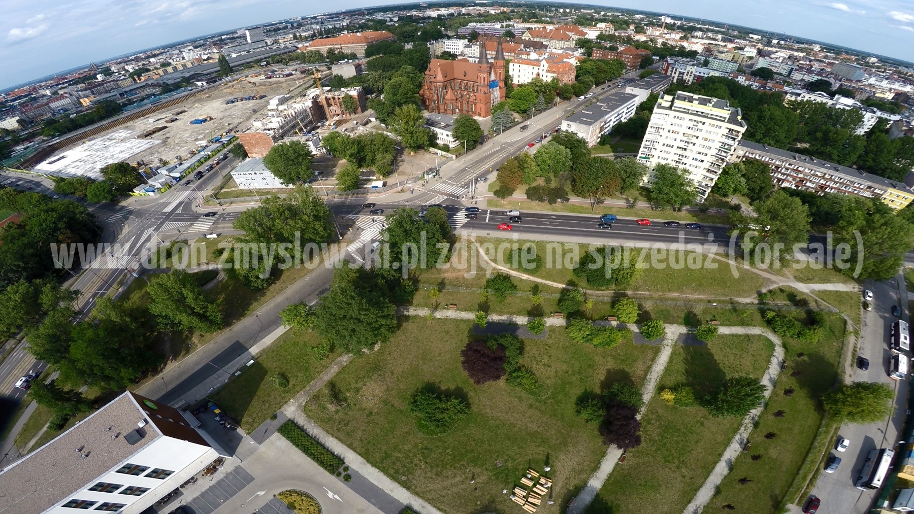 2015-07-12-Wroclaw-dzien-2-dron-nad-hotelem-Campanile-003