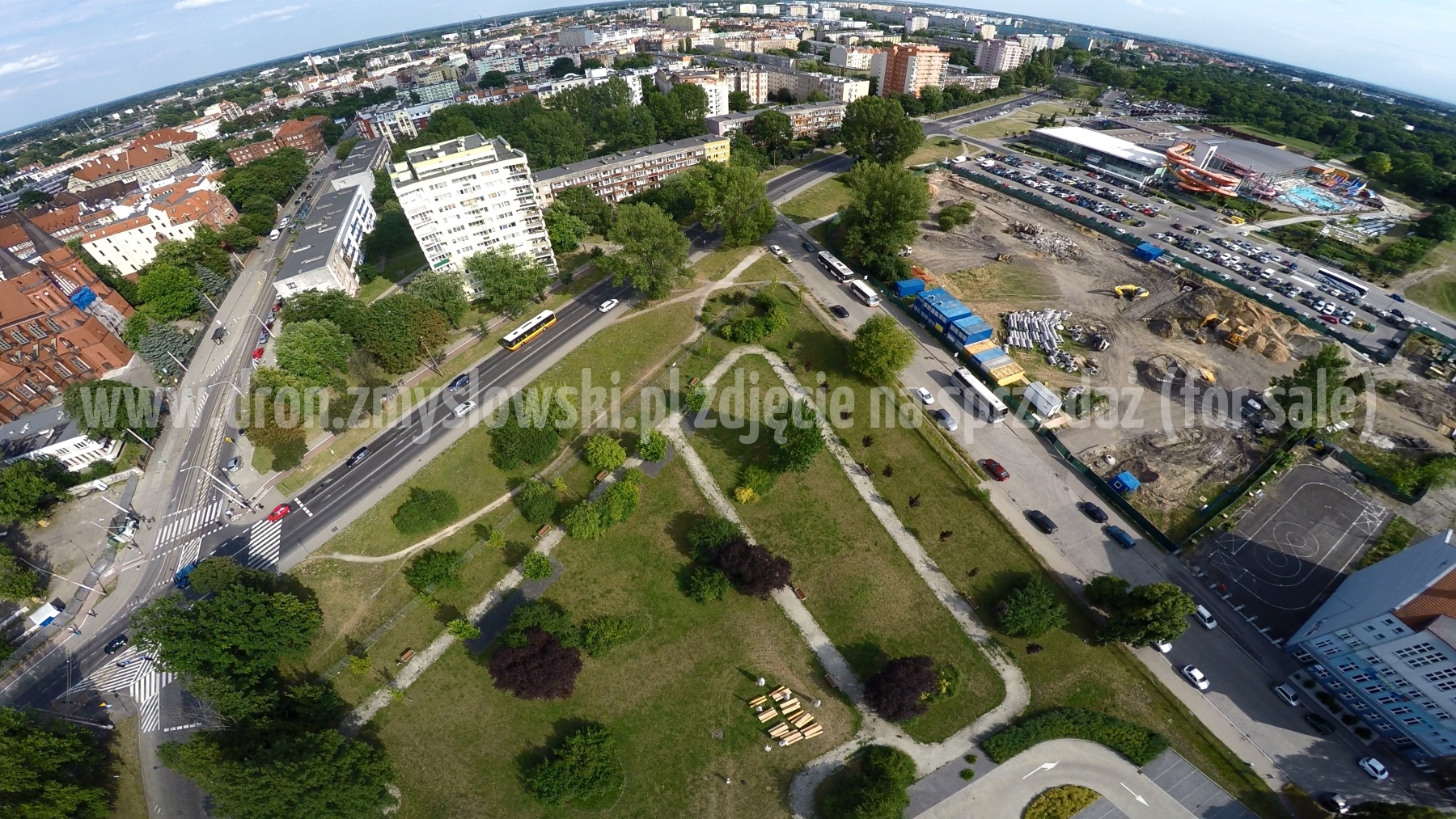 2015-07-12-Wroclaw-dzien-2-dron-nad-hotelem-Campanile-004