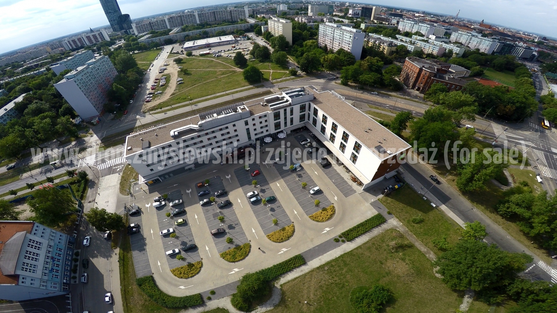2015-07-12-Wroclaw-dzien-2-dron-nad-hotelem-Campanile-006