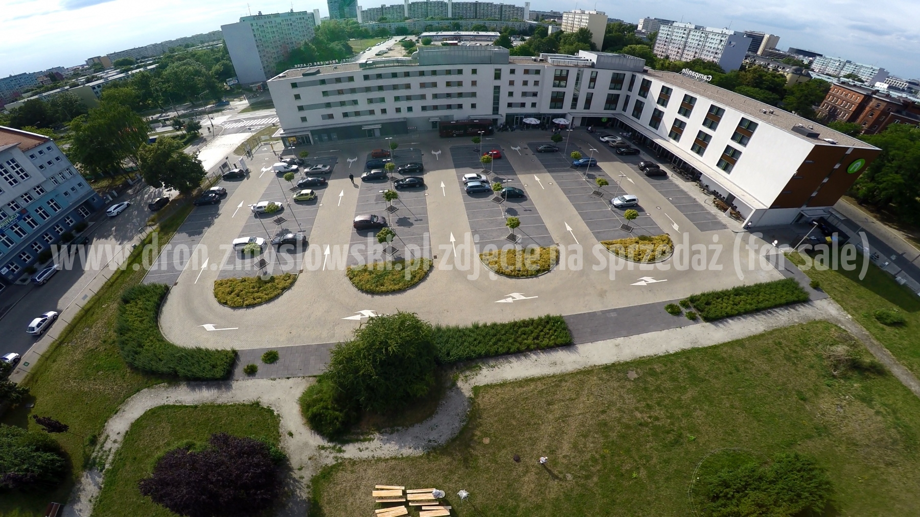 2015-07-12-Wroclaw-dzien-2-dron-nad-hotelem-Campanile-008
