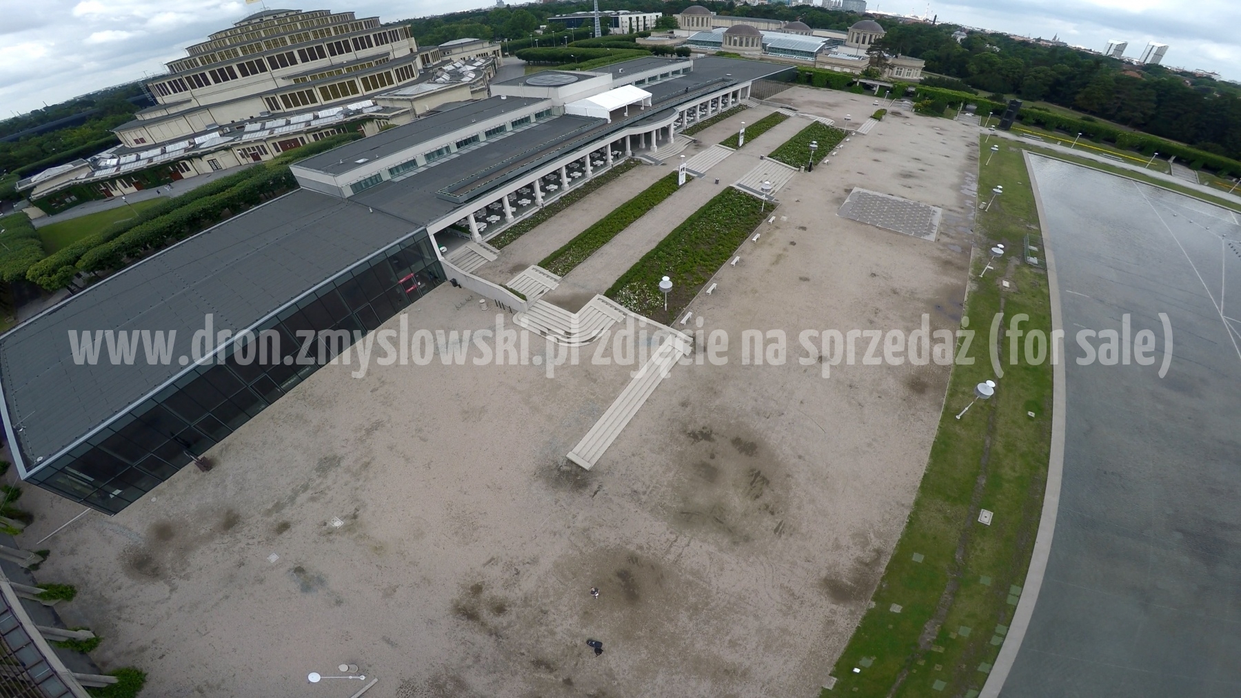 2015-07-15-Wroclaw-dzien-5-dron-nad-Hala-Stulecia-001