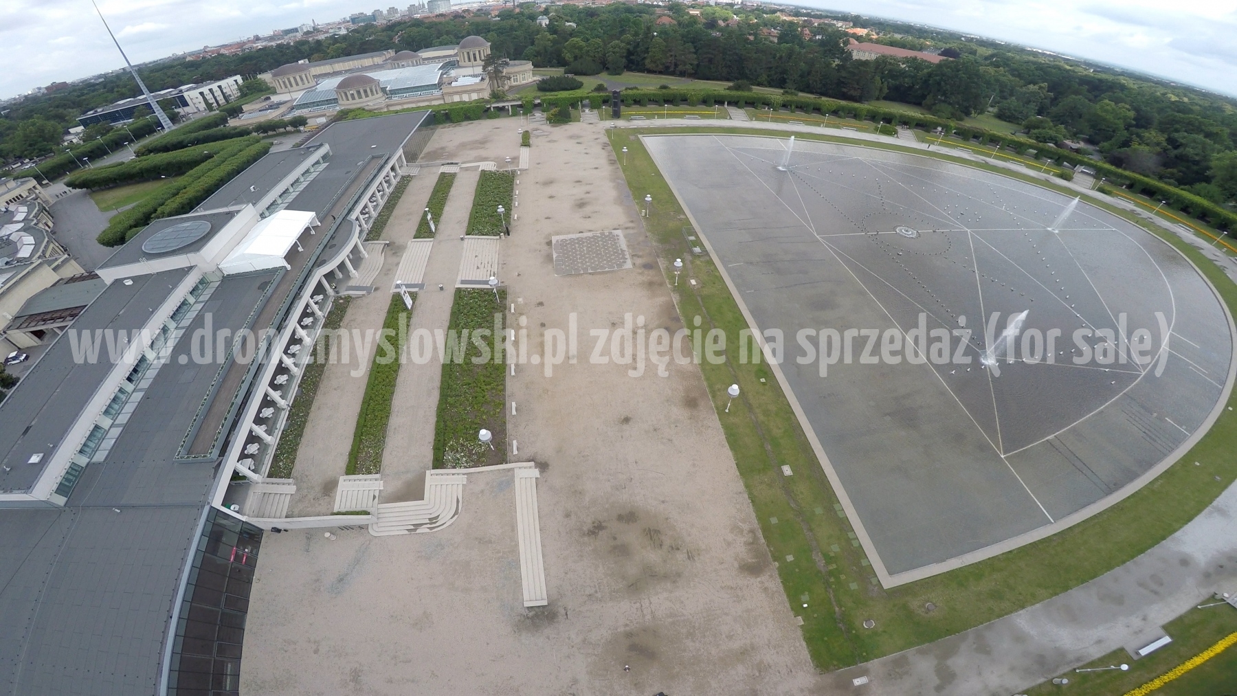 2015-07-15-dron-we-Wroclawiu-nad-hala-Stulecia-005